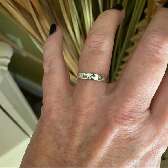 Sterling Silver Hammered 3mm Ring Sizes 6,8,9 - Picture 5 of 11